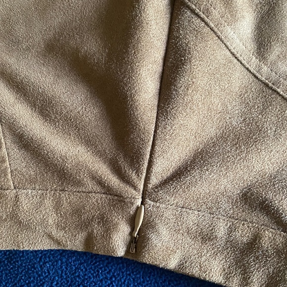 A&F microsuede skirt excellent condition - Picture 5 of 6